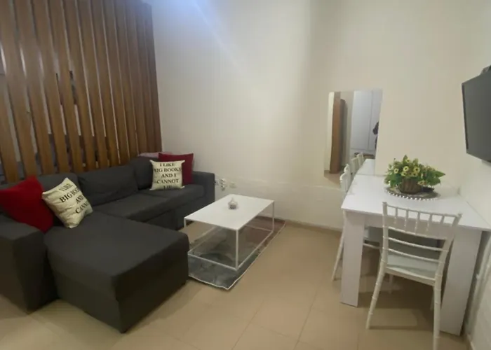 Chlo Apartment 4 Tirane