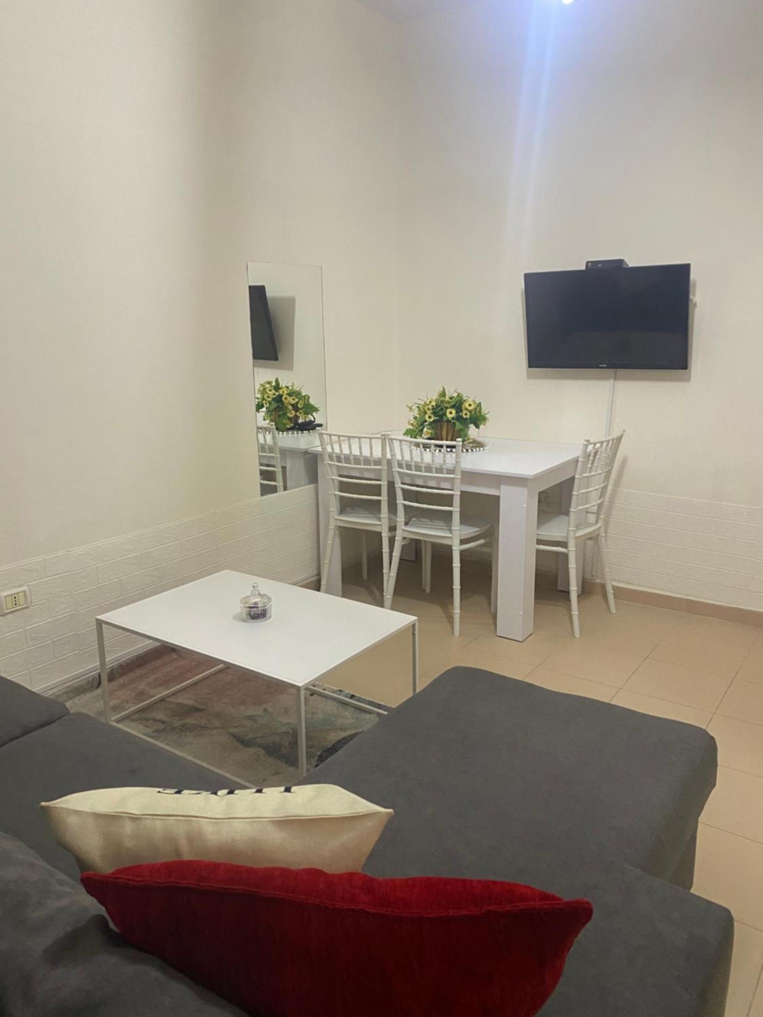Chlo 4 Apartman *
